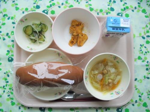 給食の写真