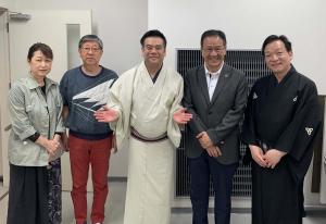 関係者との記念写真