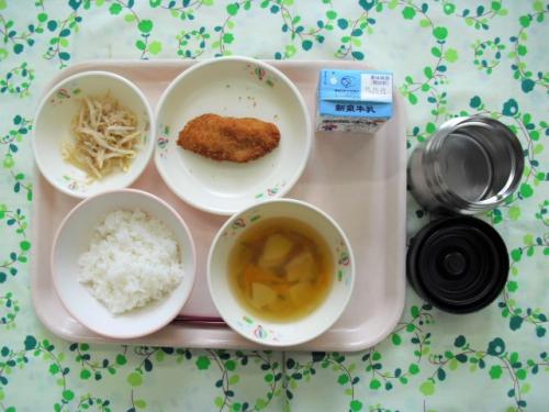 給食の写真