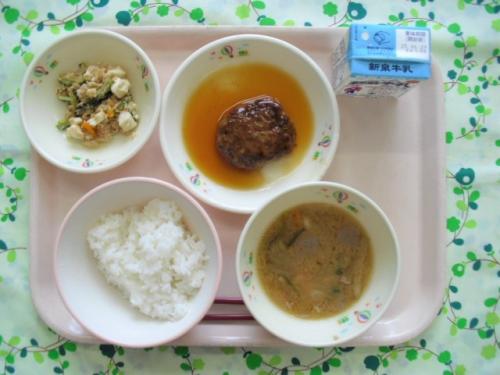 給食の写真