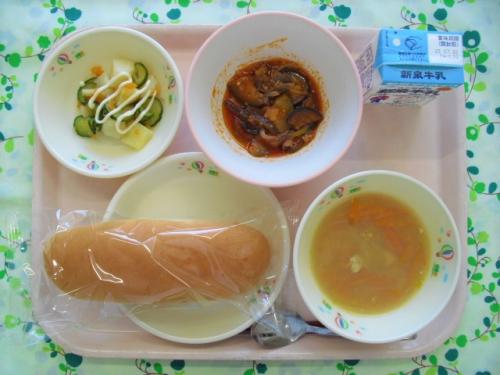 給食の写真