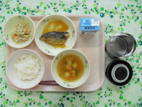 給食の写真