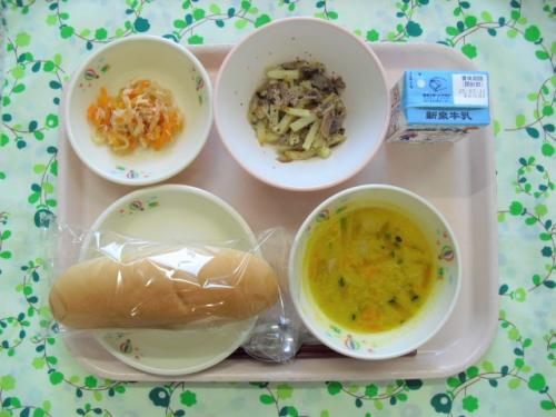 給食の写真