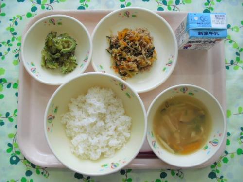 給食の写真