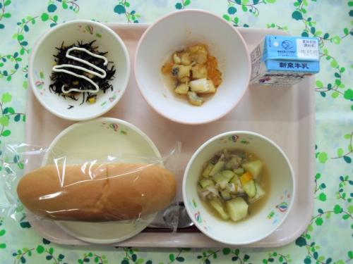 給食の写真