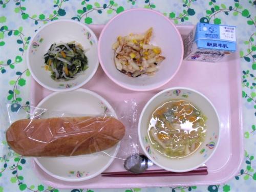 給食の写真