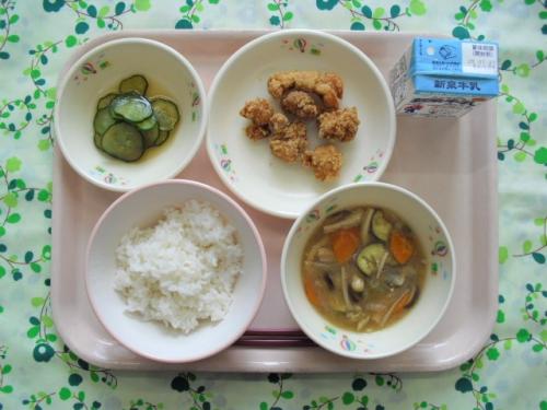 給食の写真