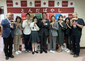 面会者との記念写真