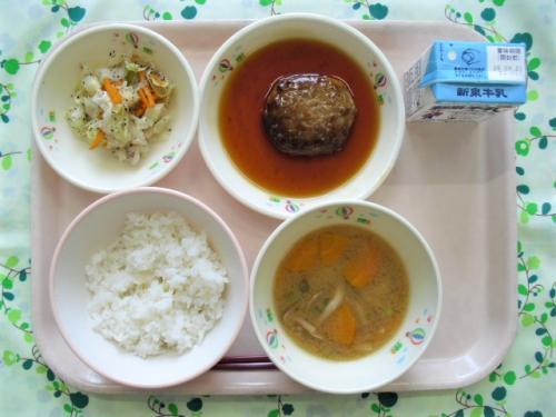 給食の写真