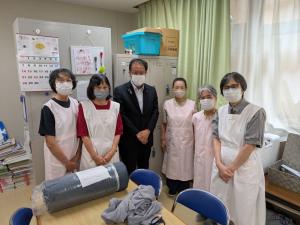 関係者との記念写真