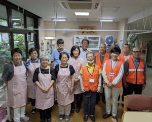 関係者との記念写真