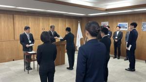 辞令交付状況写真