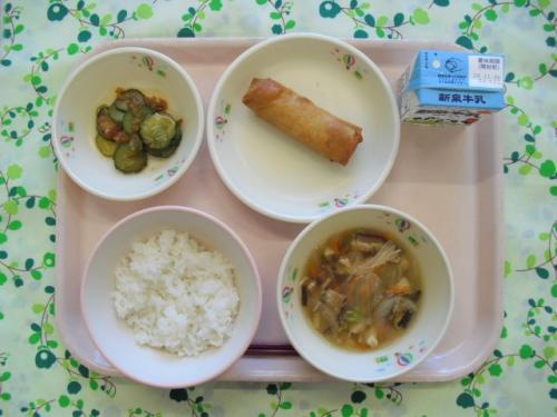 給食の写真