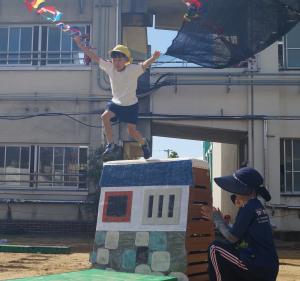 お城から大ジャンプ！