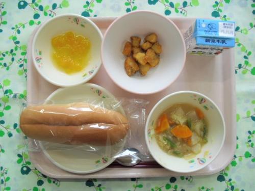 給食の写真