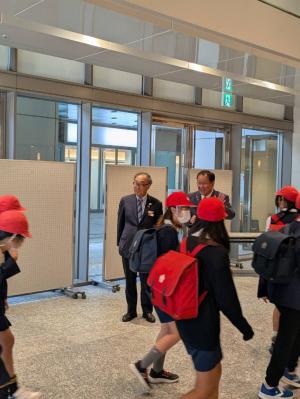 観覧者をお出迎え