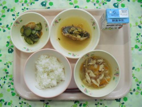 給食の写真