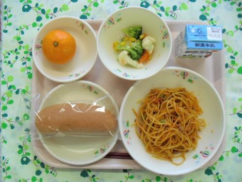 給食の写真