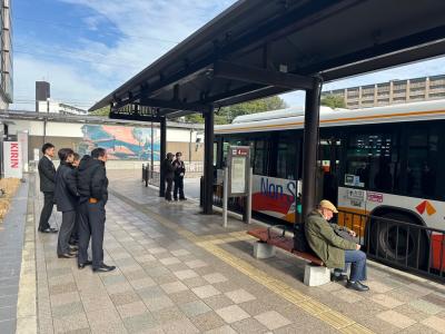富田林駅を出発