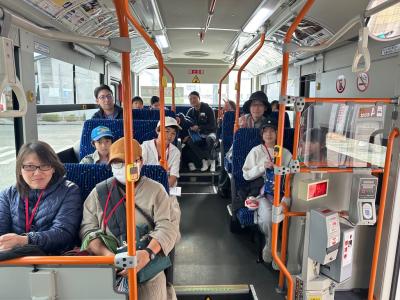バス車内