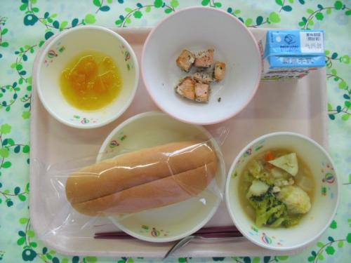給食の写真