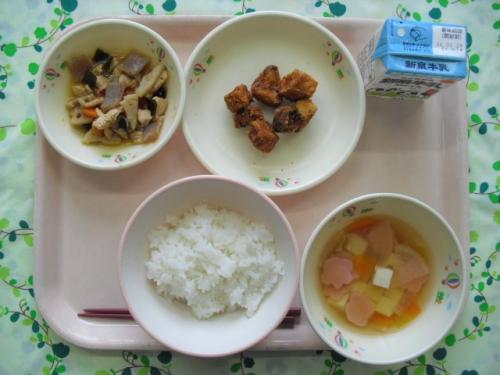 給食の写真