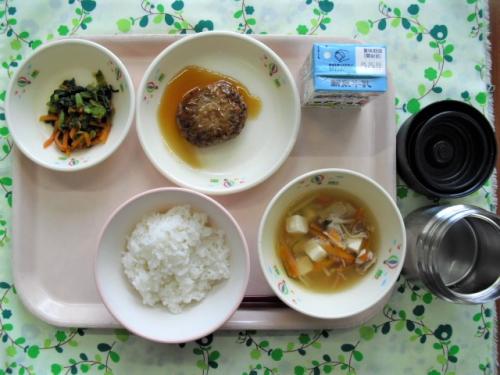 給食の写真
