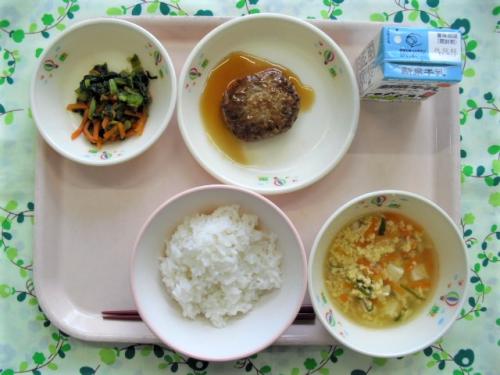 給食の写真