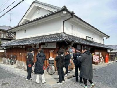 じないまち交流館前ろけ風景