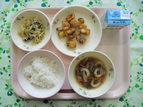 給食の写真