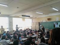 発表している4年生