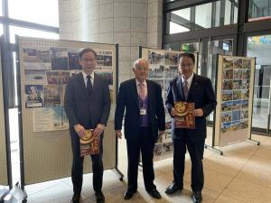 関係者との記念写真