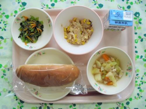 給食の写真