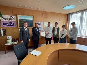 提案書交付時の写真