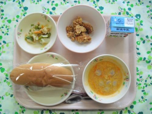 給食の写真
