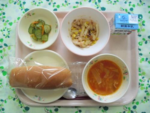給食の写真