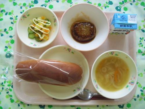 給食の写真