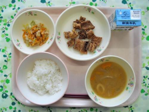 給食の写真