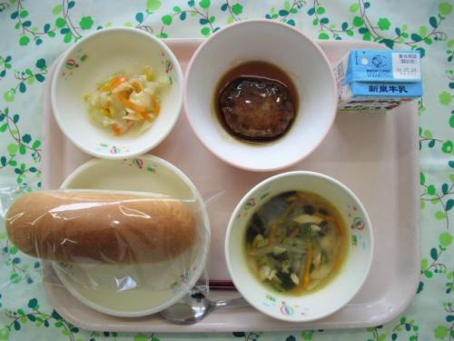 給食の写真
