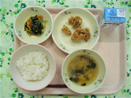 給食の写真