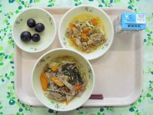 給食の写真