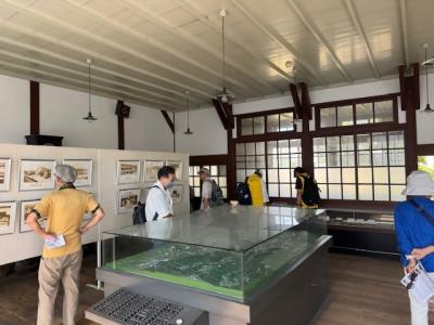第4回まち巡り「埋蔵文化財センターと川西小教育歴史資料室の見学」