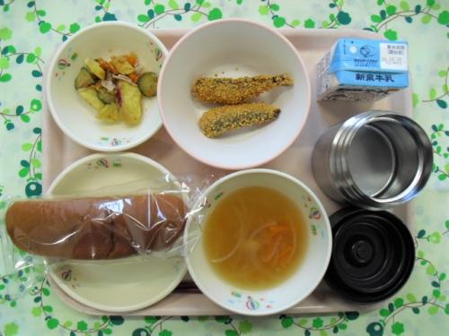 給食の写真