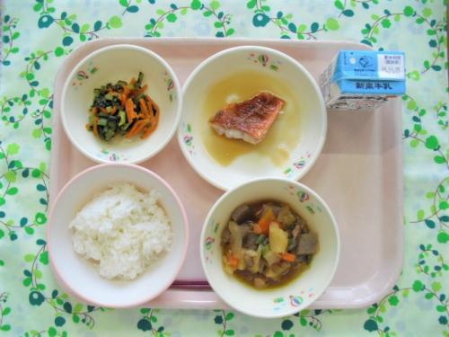 給食の写真