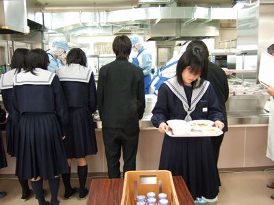 給食のようすの画像1