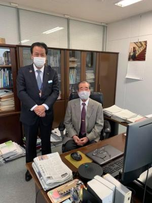 名誉市民・市制施行70周年記念応援団岸本大阪大学名誉教諭訪問