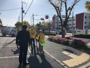 藤沢台小学校区登校視察の様子