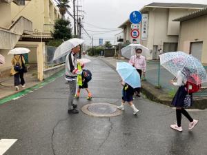 大伴小学校区登校視察