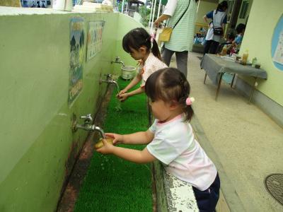 3歳児はじゃがいも洗い