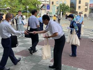 街頭キャンペーン風景